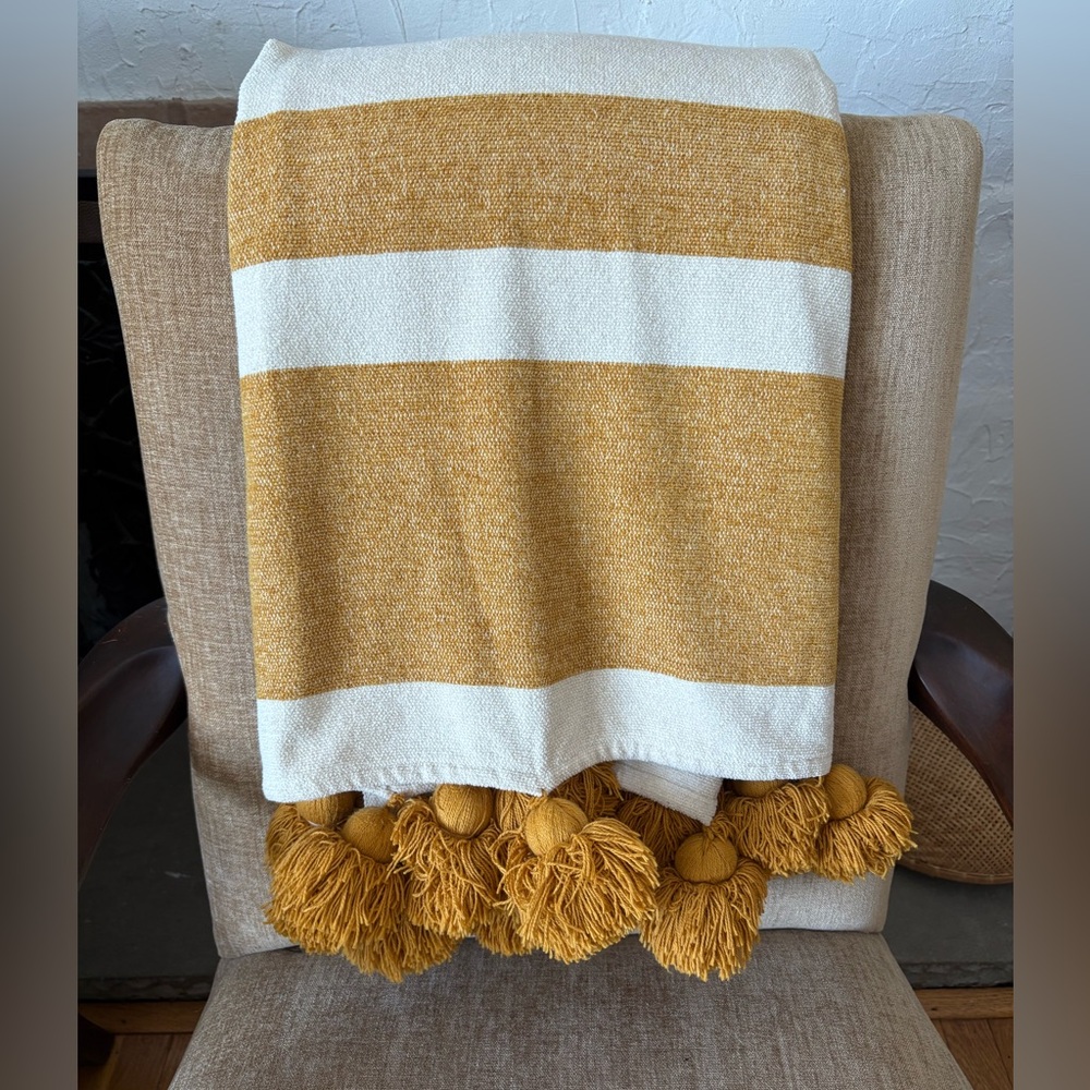Anthropologie Boho Chenille Tassel Pom Pom  Throw Blanket  Cream Yellow 50"x 64"